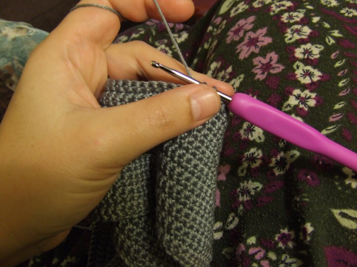 crochet-clutch-rose_1