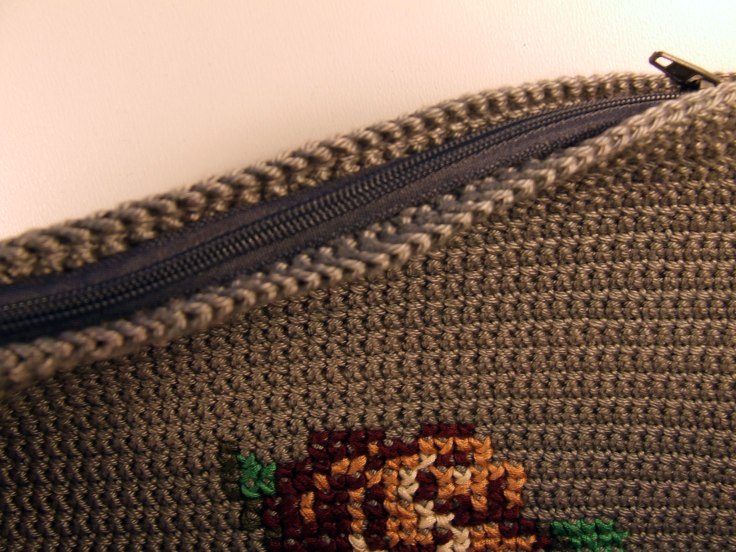 crochet-clutch-rose_6